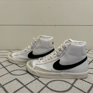 Nike Blazer Mid 77